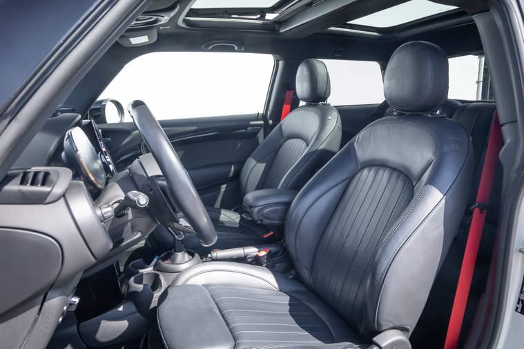 Vehicle Image 11