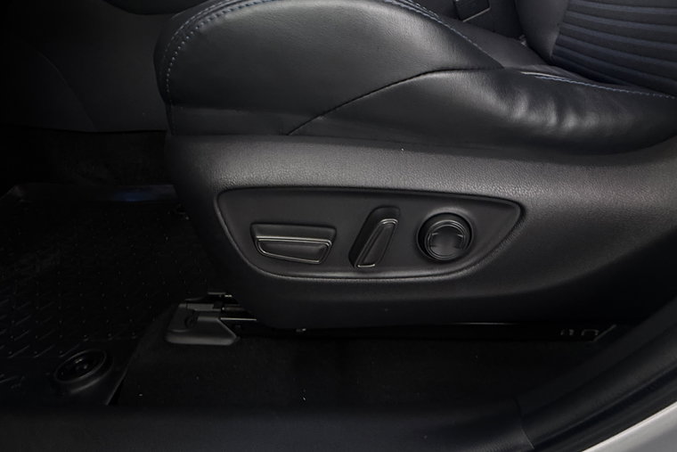 Vehicle Image 22