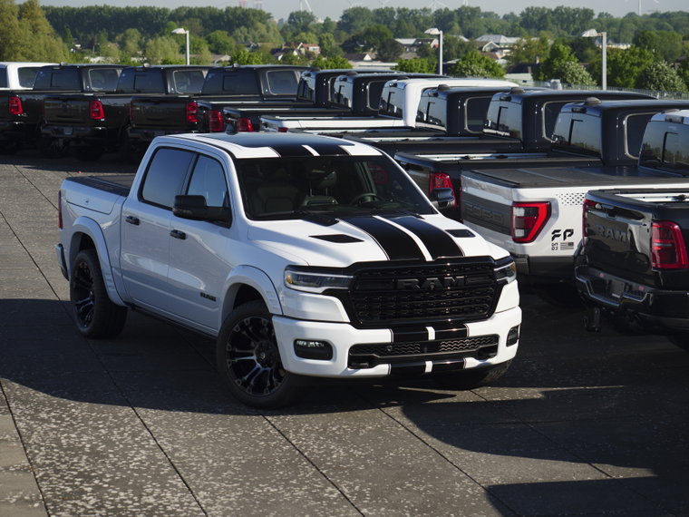 Vehicle Image 11