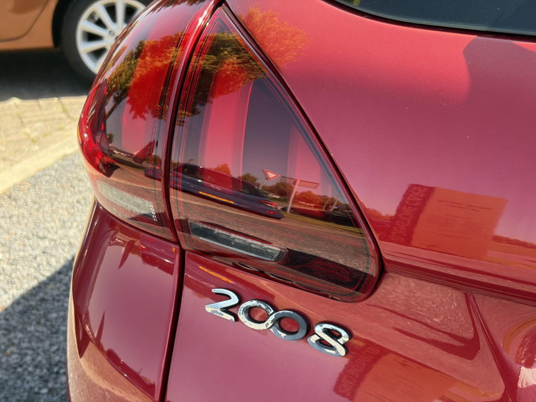 Vehicle Image 35