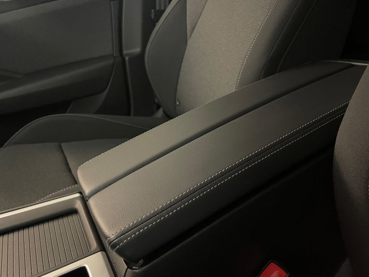 Vehicle Image 37