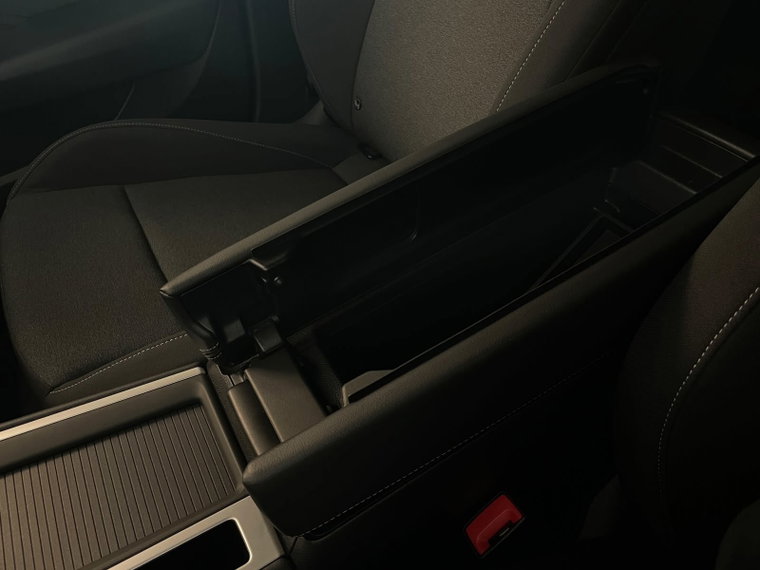 Vehicle Image 38