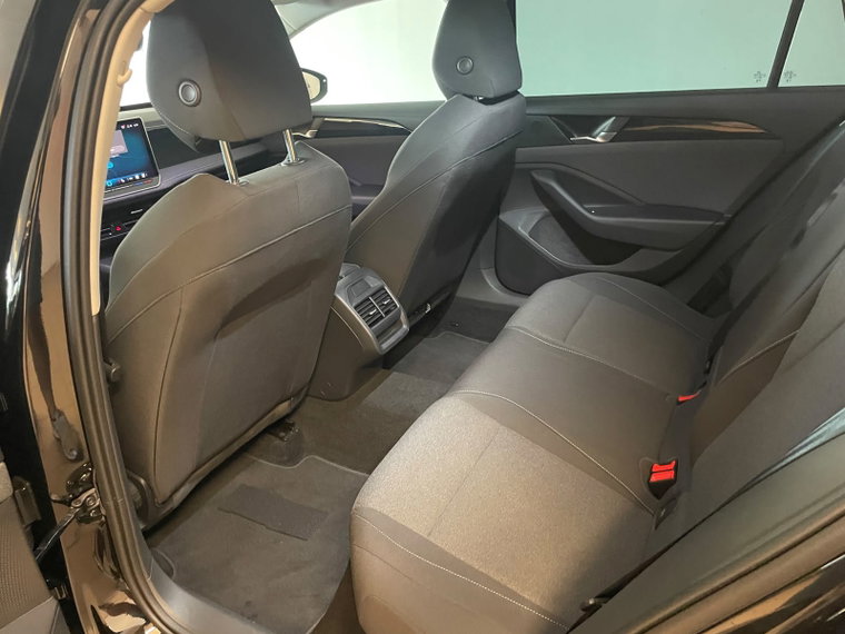 Vehicle Image 40