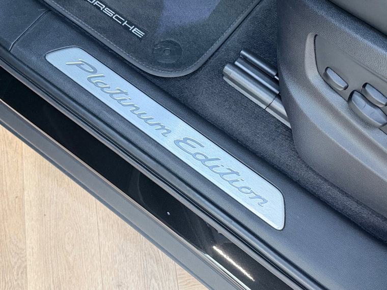 Vehicle Image 29