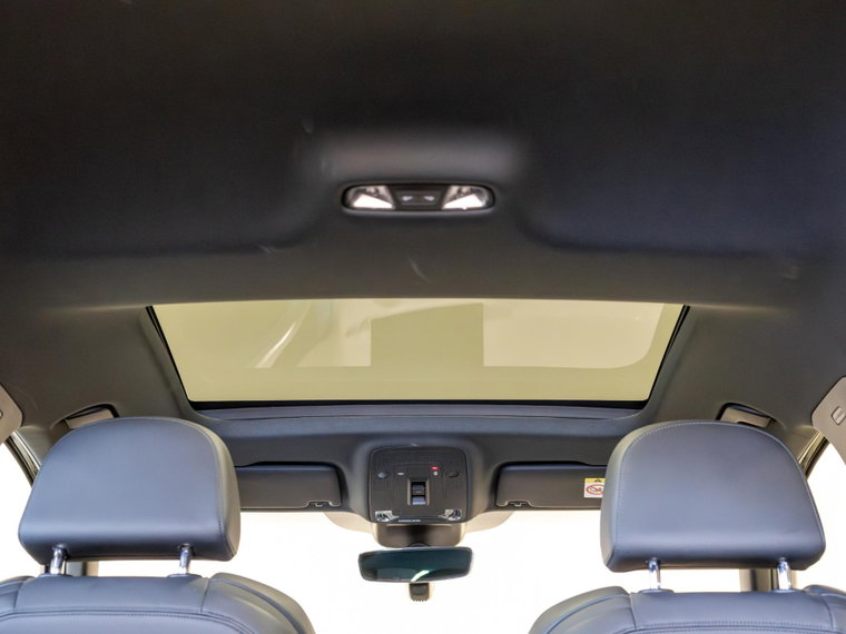 Vehicle Image 17