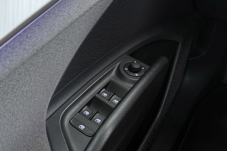 Vehicle Image 39
