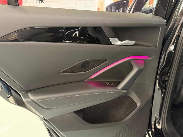 Vehicle Image 38