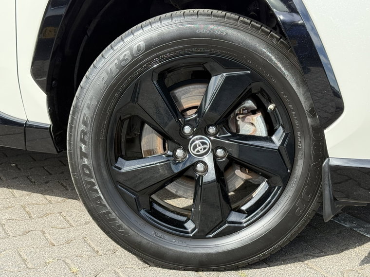 Vehicle Image 8