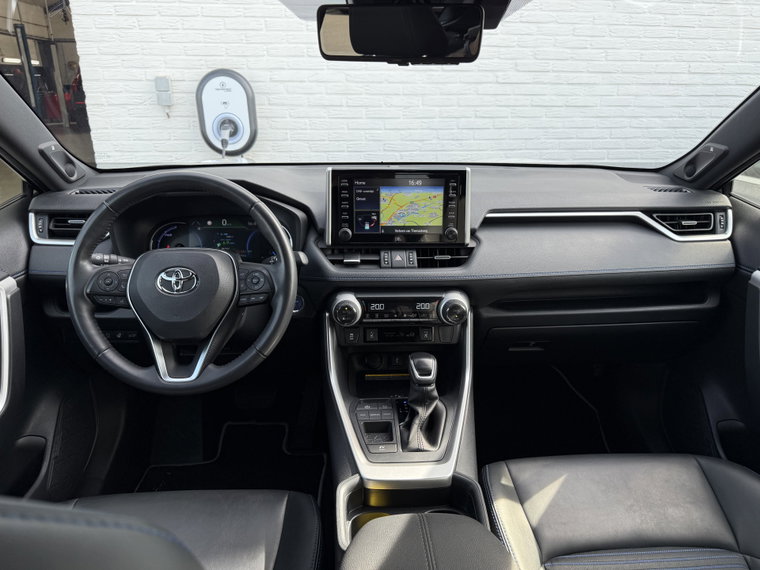 Vehicle Image 11