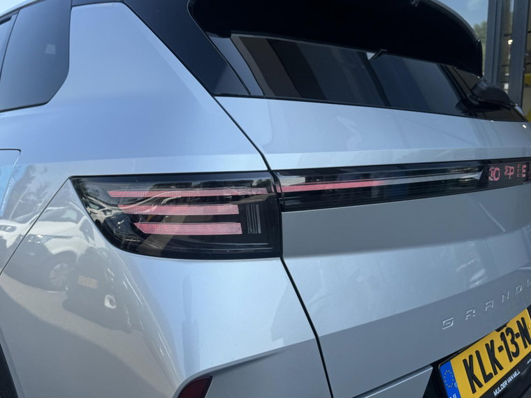 Vehicle Image 23