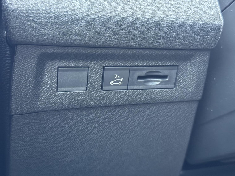 Vehicle Image 39