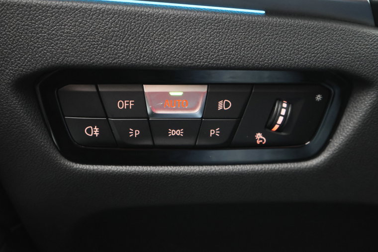 Vehicle Image 38