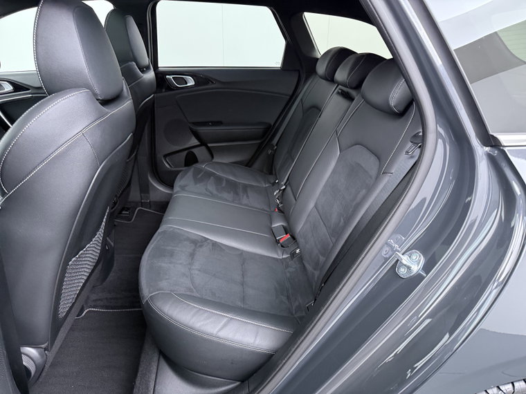 Vehicle Image 33