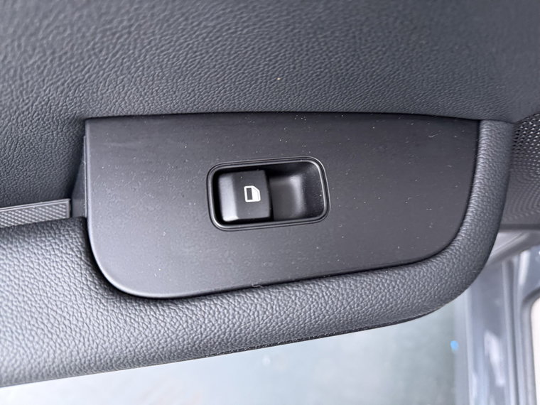 Vehicle Image 34