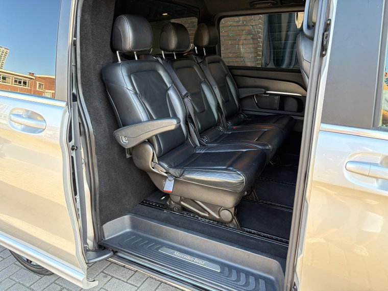 Vehicle Image 38