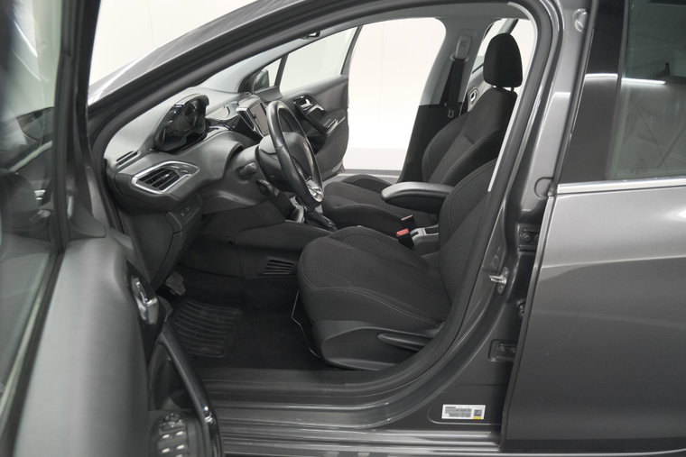 Vehicle Image 22