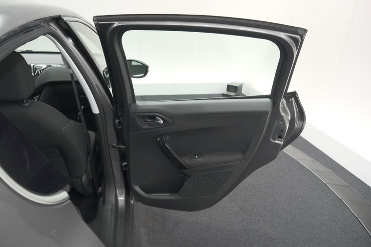 Vehicle Image 53