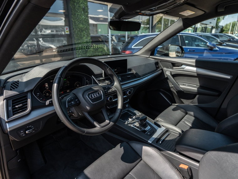 Vehicle Image 18