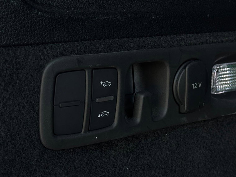 Vehicle Image 28