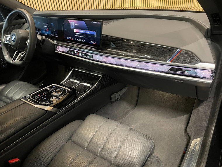 Vehicle Image 37