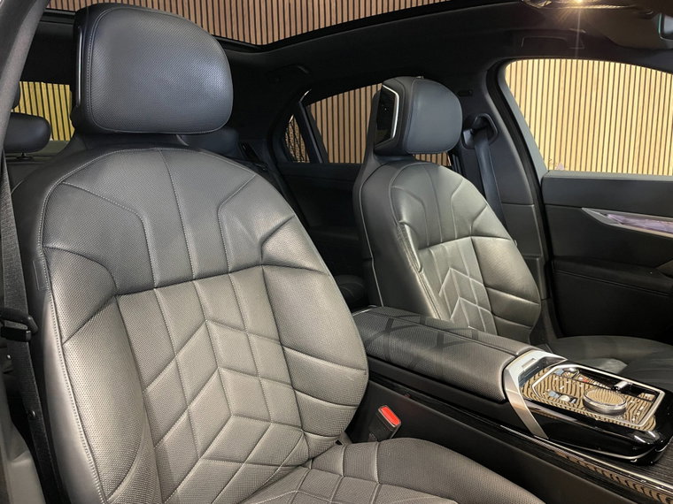 Vehicle Image 40