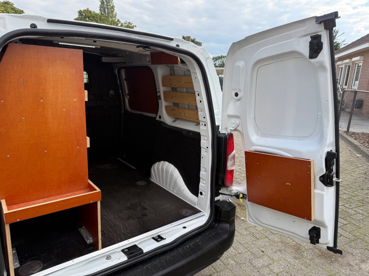 Vehicle Image 20