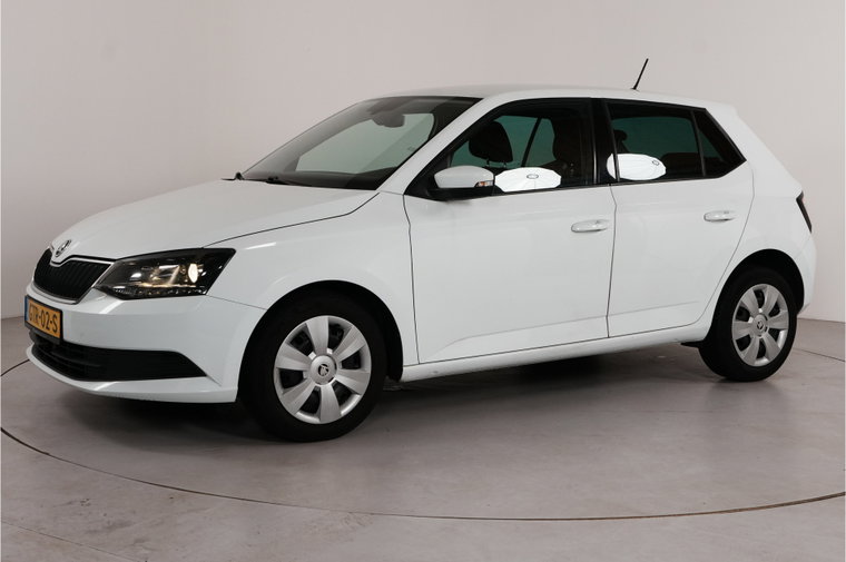 Vehicle Image 25