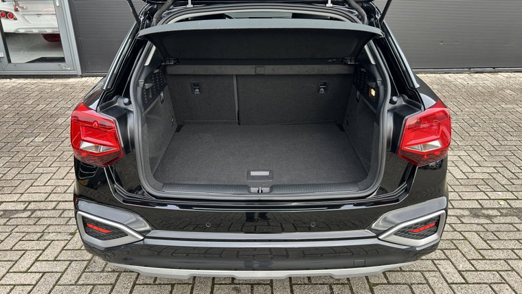 Vehicle Image 23
