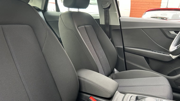 Vehicle Image 25