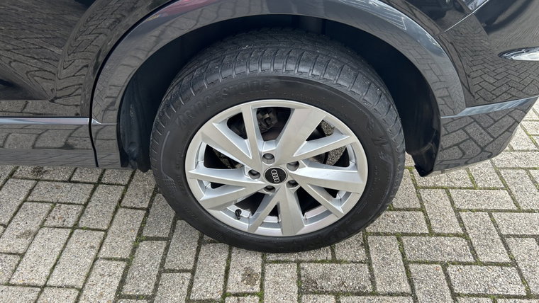 Vehicle Image 26