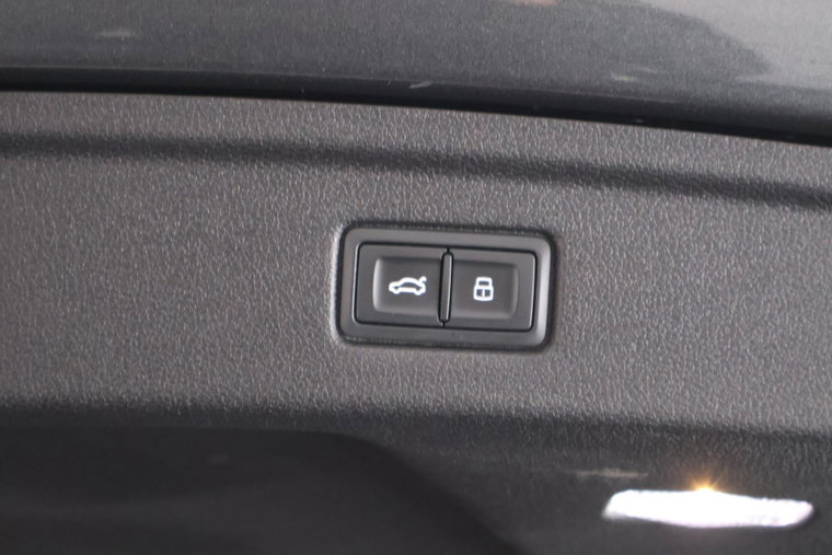 Vehicle Image 42