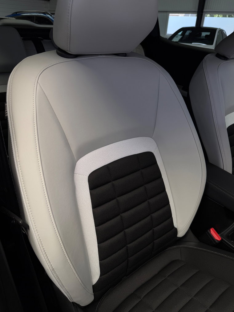 Vehicle Image 31