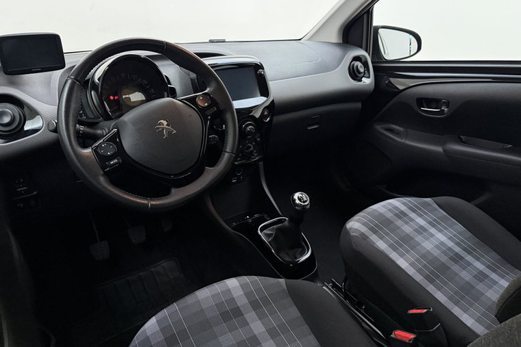 Vehicle Image 14