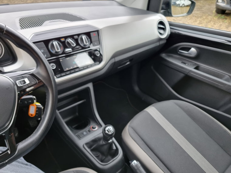 Vehicle Image 32