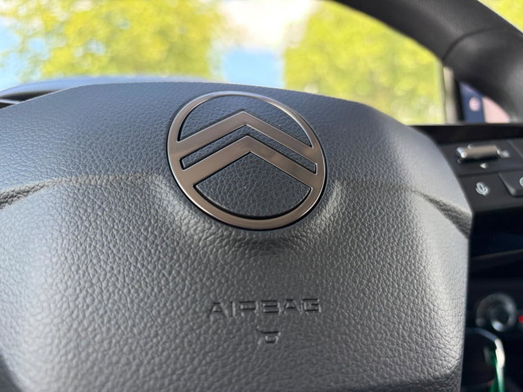 Vehicle Image 33
