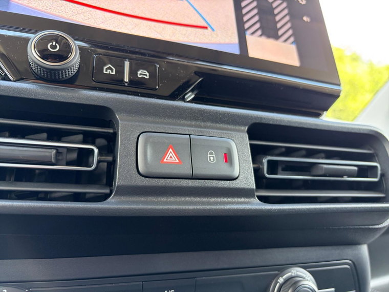 Vehicle Image 40