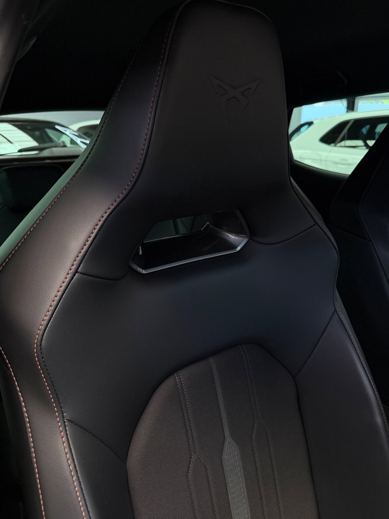 Vehicle Image 35