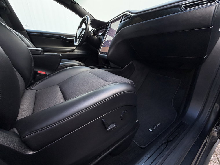 Vehicle Image 40