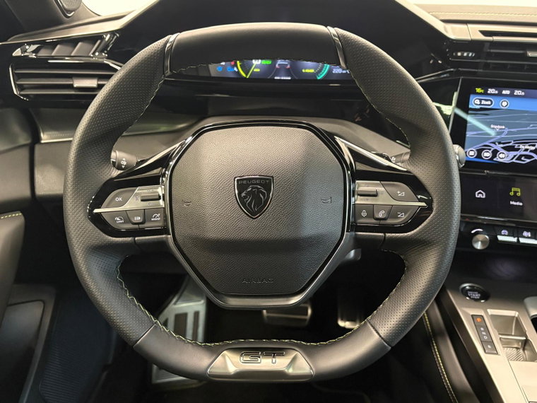 Vehicle Image 16