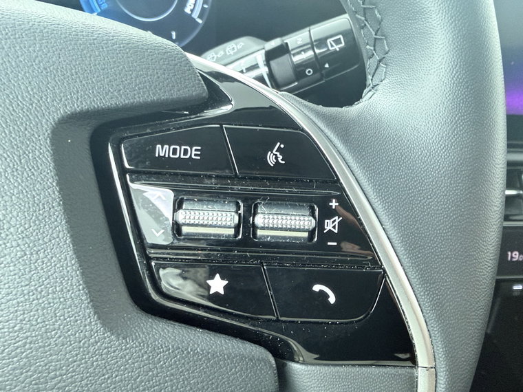 Vehicle Image 27