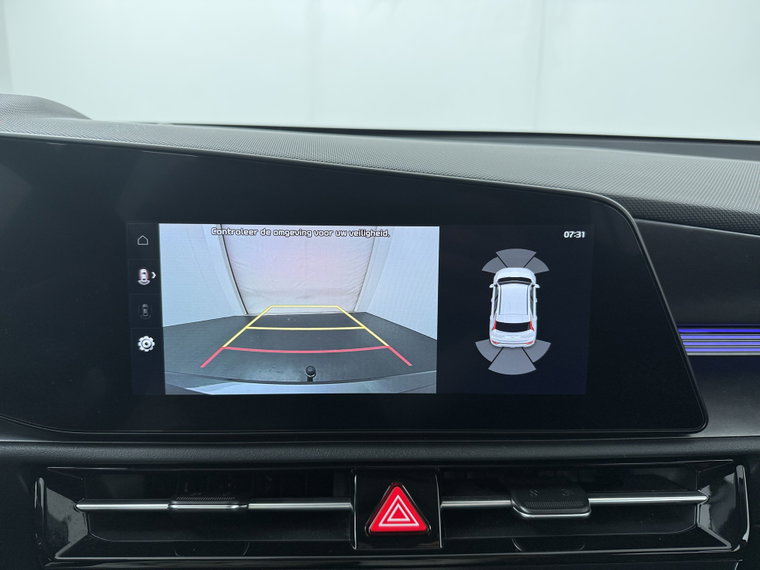 Vehicle Image 30