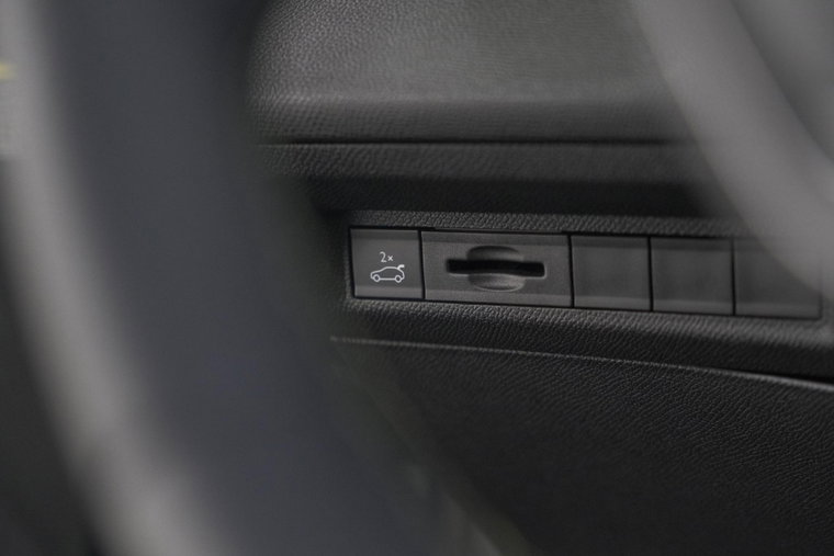Vehicle Image 48
