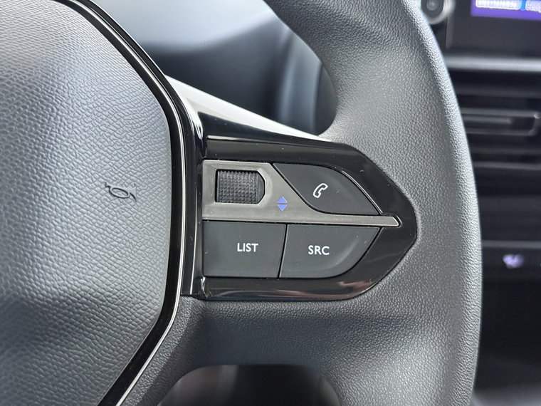 Vehicle Image 28