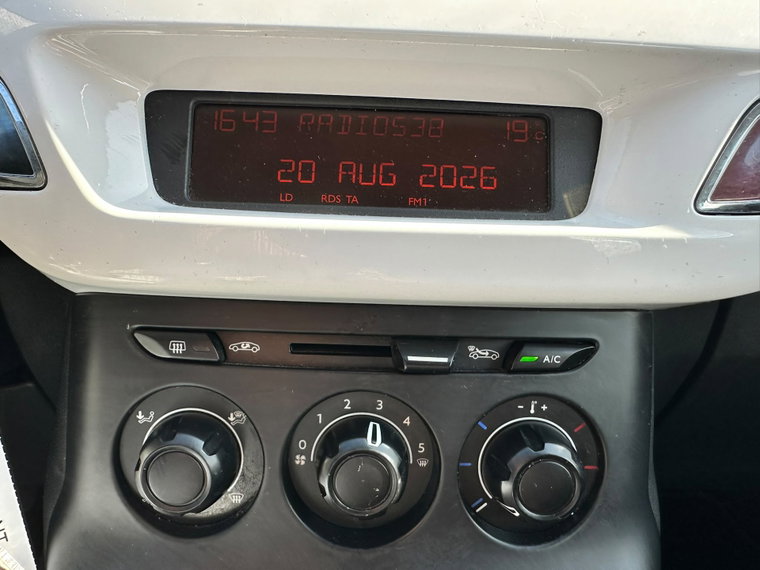Vehicle Image 22