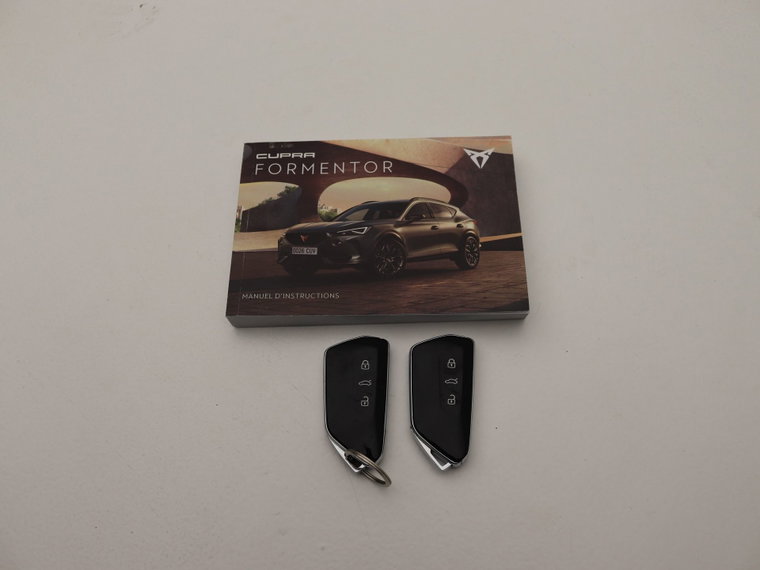 Vehicle Image 25