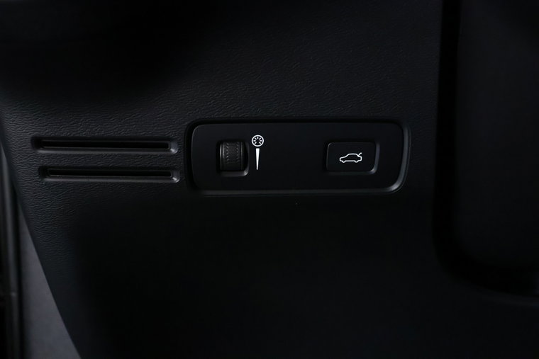 Vehicle Image 28