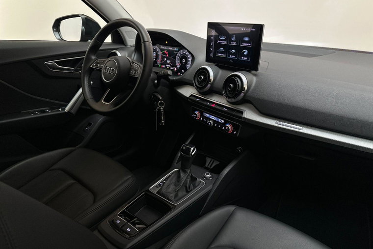 Vehicle Image 15