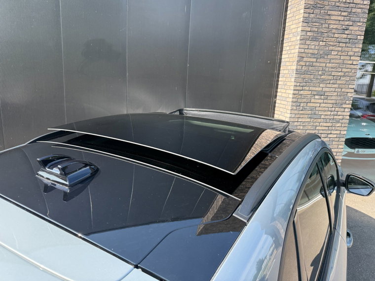 Vehicle Image 38