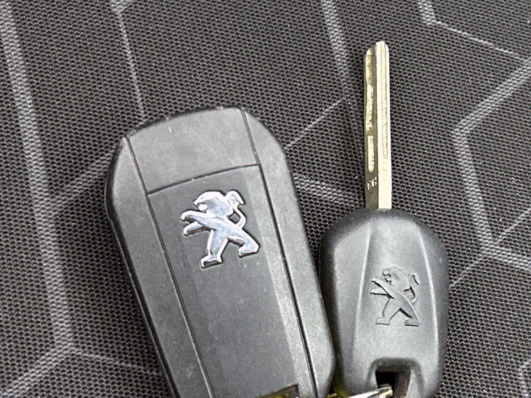 Vehicle Image 22