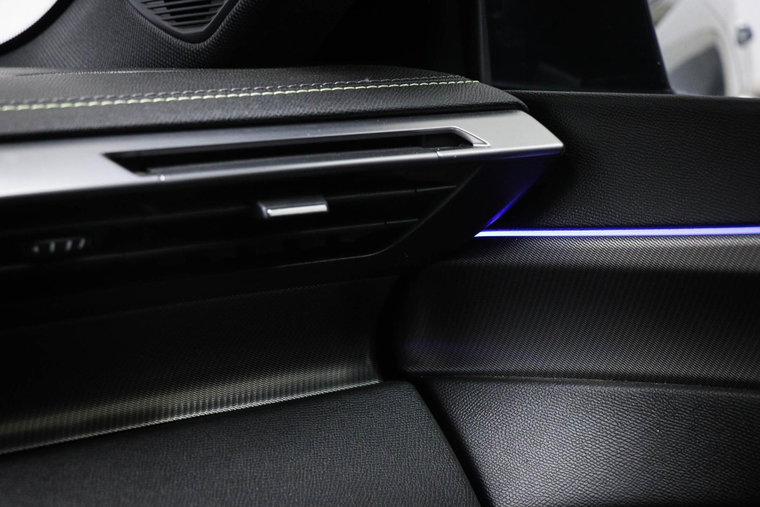 Vehicle Image 32